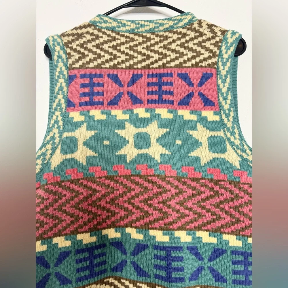 Koret Multicolor Patterned Vest - Picture 7 of 7